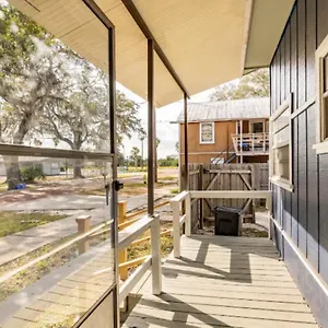 3-bed-bungalow-walk-to-historic-downtown-sanford.thedaytonabeachhotels.com/